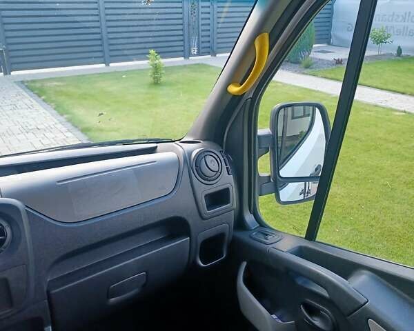 Білий Ніссан NV400, об'ємом двигуна 2.3 л та пробігом 348 тис. км за 18000 $, фото 10 на Automoto.ua
