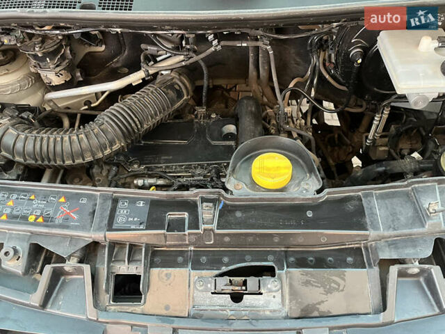 Белый Ниссан NV400, объемом двигателя 2.3 л и пробегом 220 тыс. км за 15000 $, фото 13 на Automoto.ua
