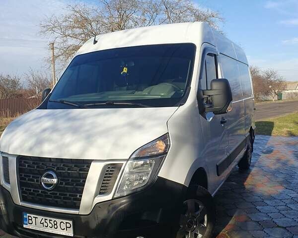 Білий Ніссан NV400, об'ємом двигуна 2.3 л та пробігом 215 тис. км за 19000 $, фото 6 на Automoto.ua