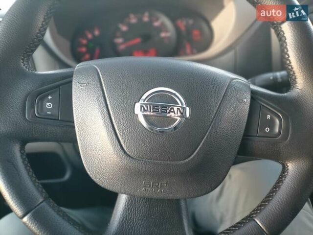 Білий Ніссан NV400, об'ємом двигуна 2.3 л та пробігом 305 тис. км за 12900 $, фото 25 на Automoto.ua