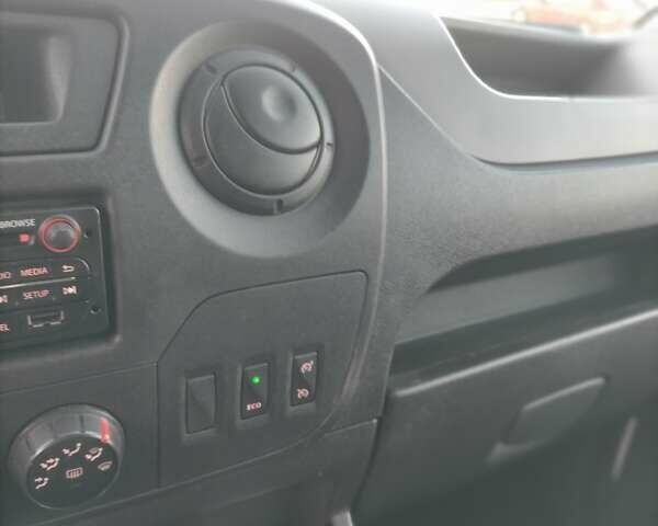 Білий Ніссан NV400, об'ємом двигуна 2.3 л та пробігом 305 тис. км за 12900 $, фото 15 на Automoto.ua