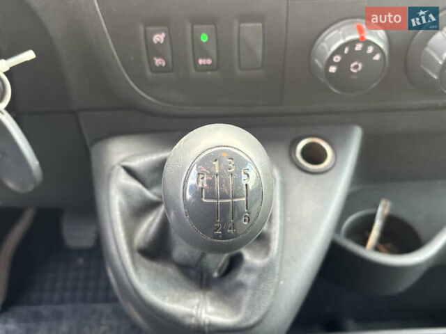 Белый Ниссан NV400, объемом двигателя 2.3 л и пробегом 263 тыс. км за 15700 $, фото 18 на Automoto.ua