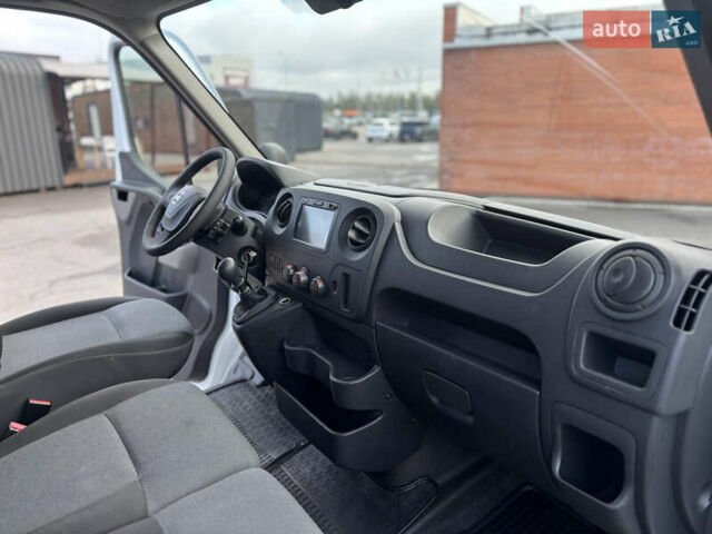 Белый Ниссан NV400, объемом двигателя 2.3 л и пробегом 263 тыс. км за 15700 $, фото 20 на Automoto.ua