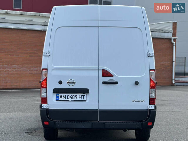 Белый Ниссан NV400, объемом двигателя 2.3 л и пробегом 263 тыс. км за 15700 $, фото 4 на Automoto.ua