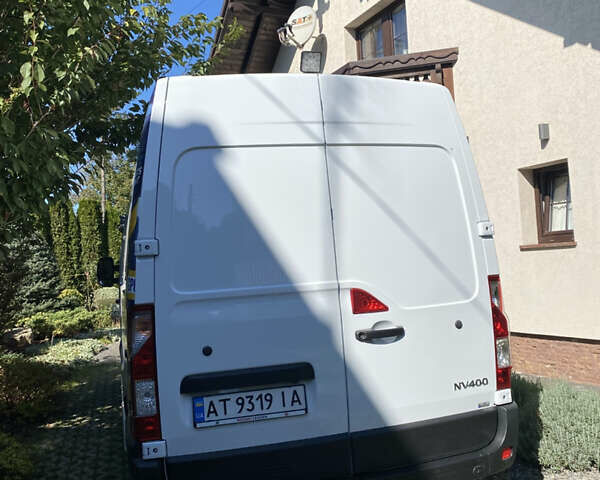 Белый Ниссан NV400, объемом двигателя 2.3 л и пробегом 255 тыс. км за 19500 $, фото 3 на Automoto.ua