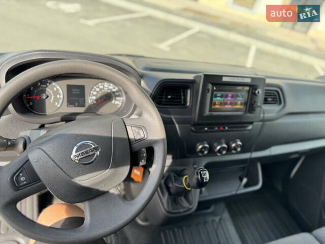 Білий Ніссан NV400, об'ємом двигуна 2.3 л та пробігом 180 тис. км за 18800 $, фото 13 на Automoto.ua
