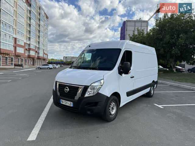 Білий Ніссан NV400, об'ємом двигуна 2.3 л та пробігом 180 тис. км за 18800 $, фото 2 на Automoto.ua