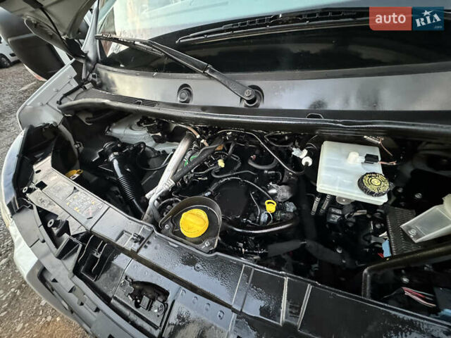 Белый Ниссан NV400, объемом двигателя 2.3 л и пробегом 178 тыс. км за 25900 $, фото 48 на Automoto.ua