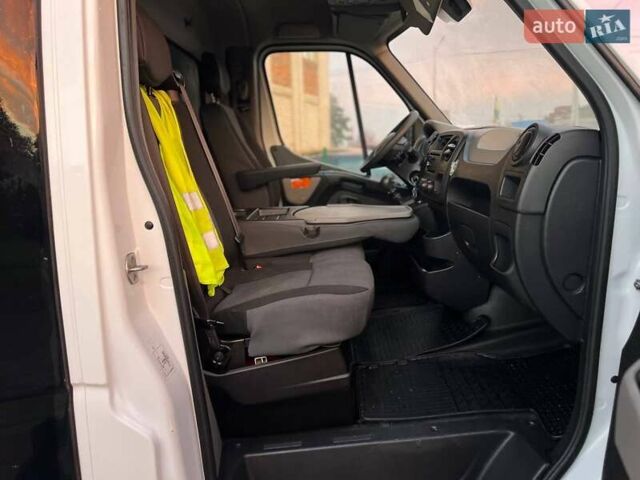 Белый Ниссан NV400, объемом двигателя 2.3 л и пробегом 111 тыс. км за 16999 $, фото 28 на Automoto.ua