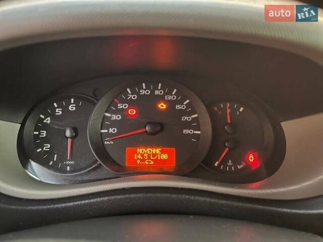 Белый Ниссан NV400, объемом двигателя 2.3 л и пробегом 111 тыс. км за 16999 $, фото 19 на Automoto.ua