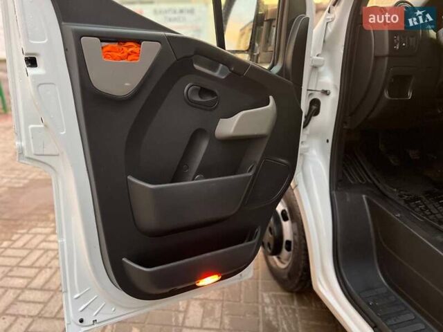 Белый Ниссан NV400, объемом двигателя 2.3 л и пробегом 111 тыс. км за 16999 $, фото 14 на Automoto.ua