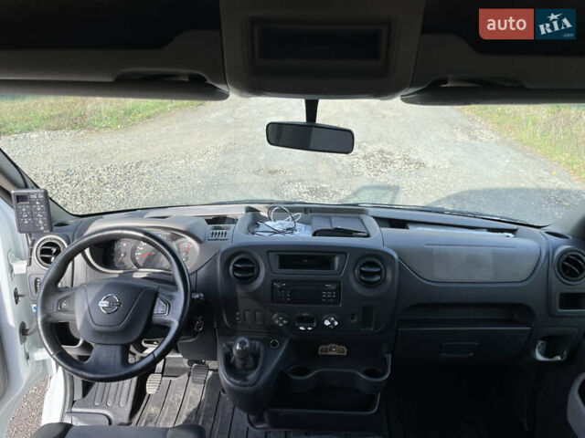 Белый Ниссан NV400, объемом двигателя 2.3 л и пробегом 350 тыс. км за 20000 $, фото 19 на Automoto.ua