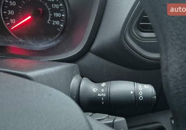 Черный Ниссан NV400, объемом двигателя 2.3 л и пробегом 169 тыс. км за 23500 $, фото 25 на Automoto.ua