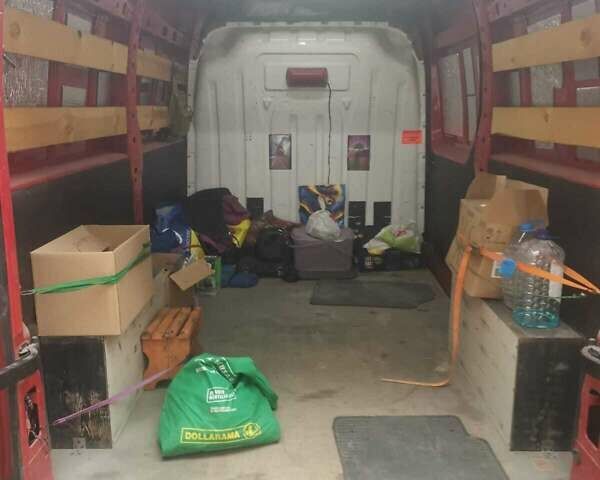 Красный Ниссан NV400, объемом двигателя 2.3 л и пробегом 245 тыс. км за 12000 $, фото 7 на Automoto.ua