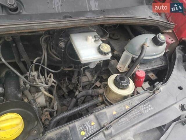 Красный Ниссан NV400, объемом двигателя 2.3 л и пробегом 245 тыс. км за 12000 $, фото 10 на Automoto.ua