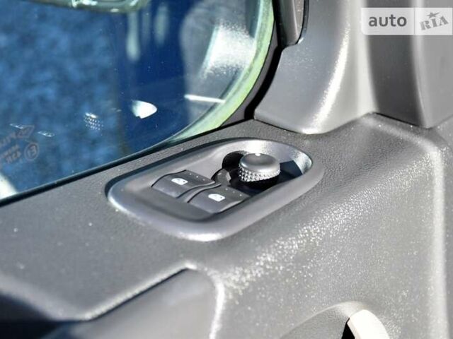 Ніссан NV400, об'ємом двигуна 2.3 л та пробігом 92 тис. км за 21600 $, фото 41 на Automoto.ua