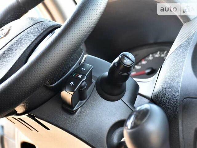 Ніссан NV400, об'ємом двигуна 2.3 л та пробігом 92 тис. км за 21600 $, фото 48 на Automoto.ua
