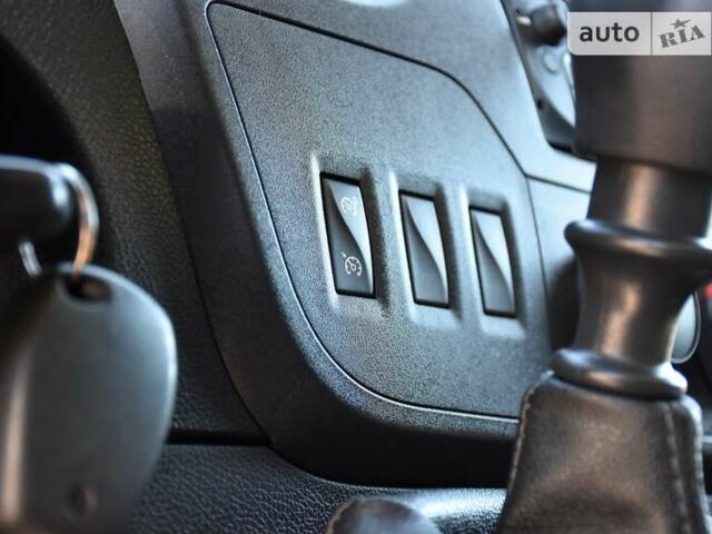 Ніссан NV400, об'ємом двигуна 2.3 л та пробігом 92 тис. км за 21600 $, фото 31 на Automoto.ua