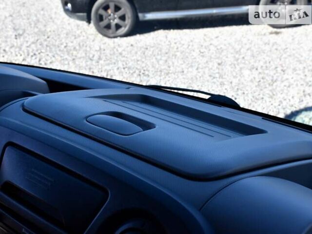 Ніссан NV400, об'ємом двигуна 2.3 л та пробігом 92 тис. км за 21600 $, фото 44 на Automoto.ua