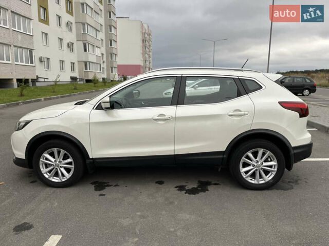 Белый Ниссан Rogue Sport, объемом двигателя 2 л и пробегом 76 тыс. км за 14900 $, фото 2 на Automoto.ua