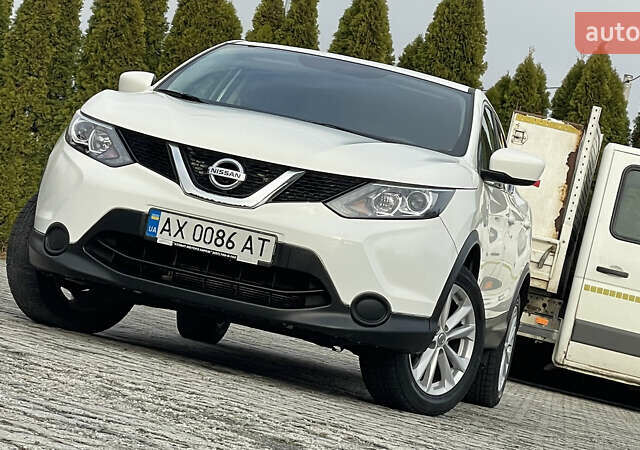 Білий Ніссан Rogue Sport, об'ємом двигуна 2 л та пробігом 62 тис. км за 14800 $, фото 5 на Automoto.ua