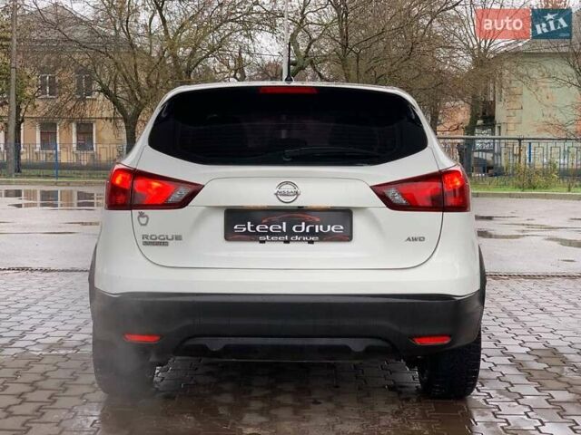 Белый Ниссан Rogue Sport, объемом двигателя 2 л и пробегом 131 тыс. км за 13499 $, фото 5 на Automoto.ua