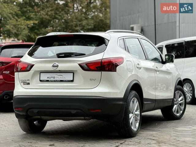 Белый Ниссан Rogue Sport, объемом двигателя 2 л и пробегом 68 тыс. км за 16900 $, фото 27 на Automoto.ua