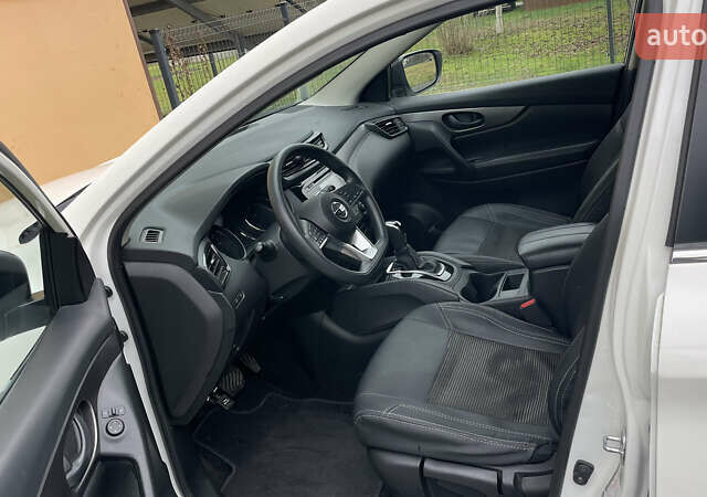 Білий Ніссан Rogue Sport, об'ємом двигуна 2 л та пробігом 62 тис. км за 14800 $, фото 27 на Automoto.ua