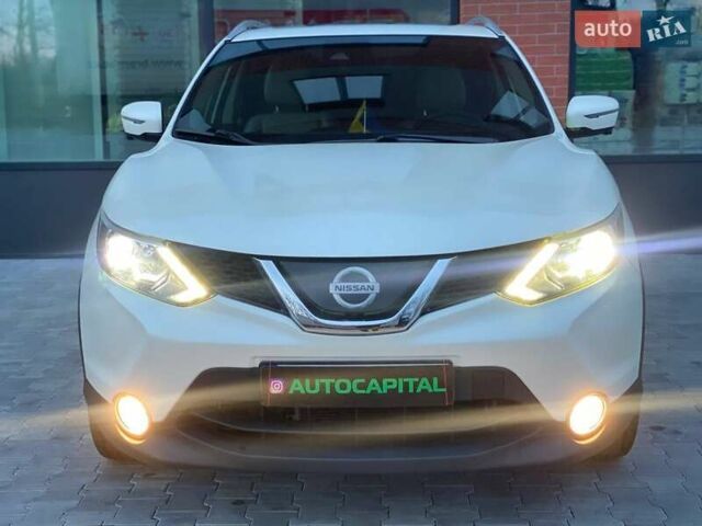 Белый Ниссан Rogue Sport, объемом двигателя 2 л и пробегом 61 тыс. км за 17690 $, фото 2 на Automoto.ua