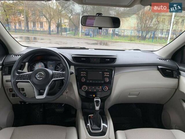 Белый Ниссан Rogue Sport, объемом двигателя 2 л и пробегом 131 тыс. км за 13499 $, фото 9 на Automoto.ua