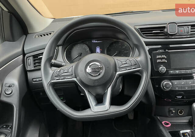 Білий Ніссан Rogue Sport, об'ємом двигуна 2 л та пробігом 62 тис. км за 14800 $, фото 36 на Automoto.ua