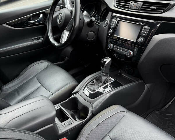 Білий Ніссан Rogue Sport, об'ємом двигуна 2 л та пробігом 53 тис. км за 14999 $, фото 5 на Automoto.ua