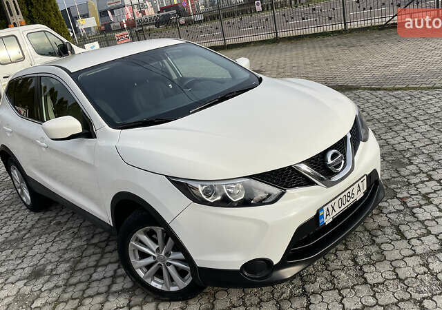 Білий Ніссан Rogue Sport, об'ємом двигуна 2 л та пробігом 62 тис. км за 14800 $, фото 12 на Automoto.ua