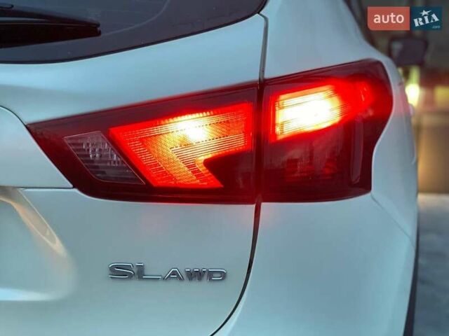 Белый Ниссан Rogue Sport, объемом двигателя 2 л и пробегом 61 тыс. км за 17690 $, фото 9 на Automoto.ua