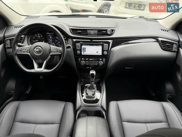 Белый Ниссан Rogue Sport, объемом двигателя 2 л и пробегом 68 тыс. км за 16900 $, фото 44 на Automoto.ua