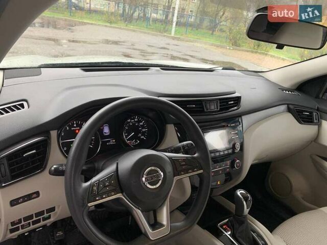 Белый Ниссан Rogue Sport, объемом двигателя 2 л и пробегом 131 тыс. км за 13499 $, фото 8 на Automoto.ua