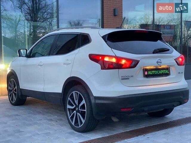 Белый Ниссан Rogue Sport, объемом двигателя 2 л и пробегом 61 тыс. км за 17690 $, фото 7 на Automoto.ua