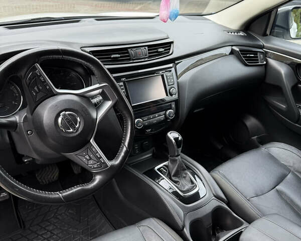 Білий Ніссан Rogue Sport, об'ємом двигуна 2 л та пробігом 53 тис. км за 14999 $, фото 4 на Automoto.ua