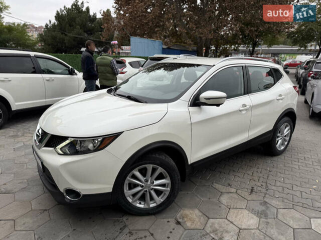Белый Ниссан Rogue Sport, объемом двигателя 2 л и пробегом 68 тыс. км за 16900 $, фото 5 на Automoto.ua