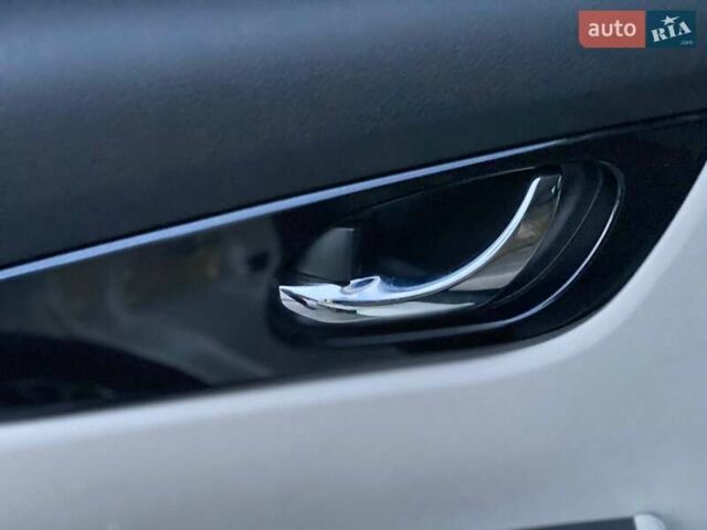 Белый Ниссан Rogue Sport, объемом двигателя 2 л и пробегом 61 тыс. км за 17690 $, фото 31 на Automoto.ua