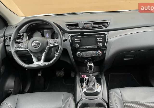 Білий Ніссан Rogue Sport, об'ємом двигуна 2 л та пробігом 62 тис. км за 14800 $, фото 35 на Automoto.ua