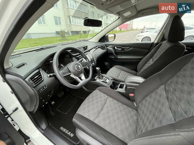Белый Ниссан Rogue Sport, объемом двигателя 2 л и пробегом 76 тыс. км за 14900 $, фото 14 на Automoto.ua