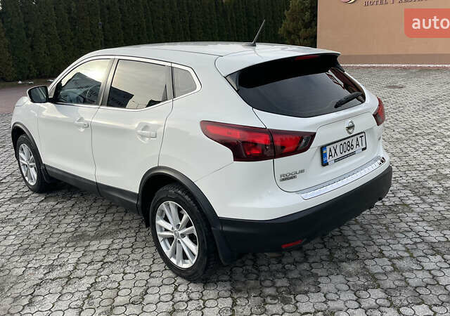 Білий Ніссан Rogue Sport, об'ємом двигуна 2 л та пробігом 62 тис. км за 14800 $, фото 23 на Automoto.ua