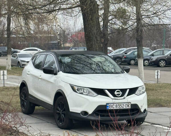 Белый Ниссан Rogue Sport, объемом двигателя 2 л и пробегом 210 тыс. км за 11900 $, фото 7 на Automoto.ua