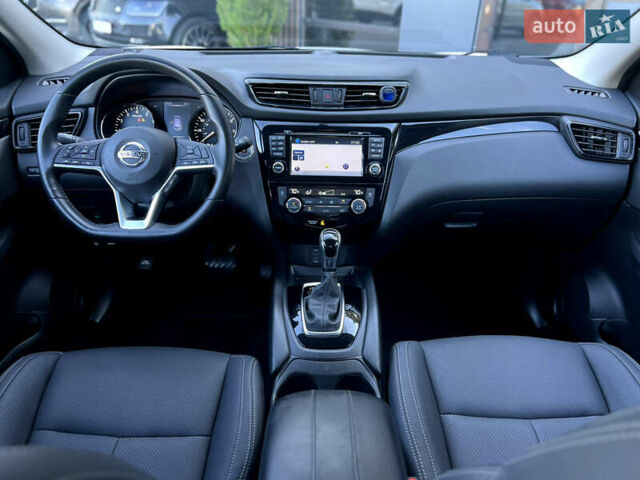 Белый Ниссан Rogue Sport, объемом двигателя 0 л и пробегом 68 тыс. км за 17900 $, фото 8 на Automoto.ua