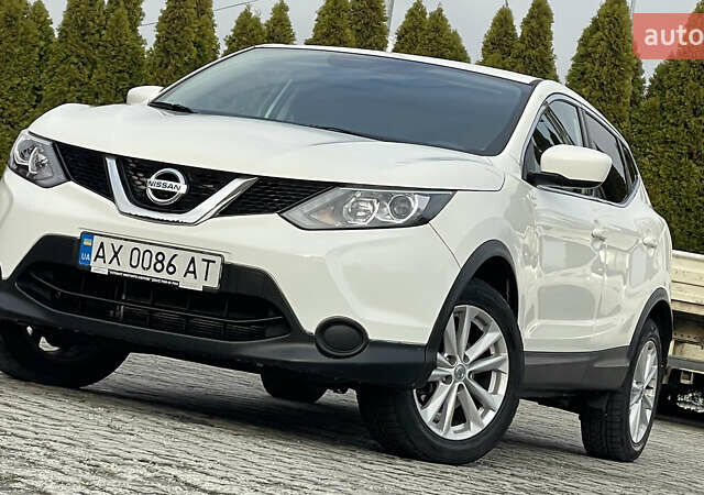 Білий Ніссан Rogue Sport, об'ємом двигуна 2 л та пробігом 62 тис. км за 14800 $, фото 1 на Automoto.ua