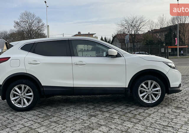 Білий Ніссан Rogue Sport, об'ємом двигуна 2 л та пробігом 62 тис. км за 14800 $, фото 18 на Automoto.ua