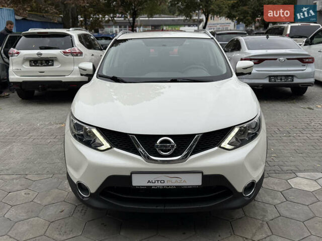 Белый Ниссан Rogue Sport, объемом двигателя 2 л и пробегом 68 тыс. км за 16900 $, фото 2 на Automoto.ua