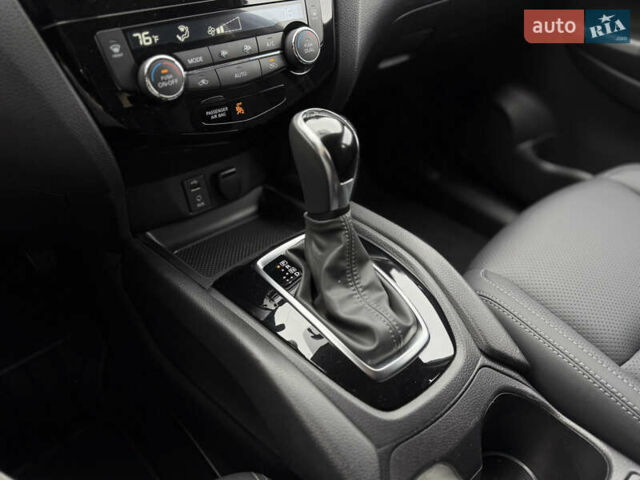 Белый Ниссан Rogue Sport, объемом двигателя 2 л и пробегом 68 тыс. км за 16900 $, фото 52 на Automoto.ua