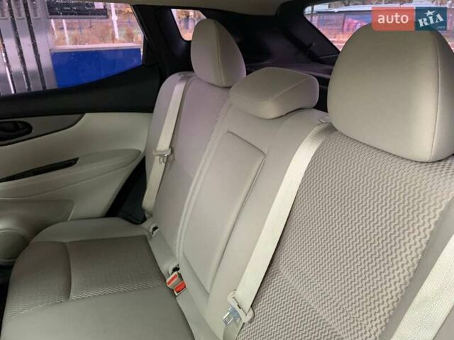 Белый Ниссан Rogue Sport, объемом двигателя 2 л и пробегом 131 тыс. км за 13499 $, фото 12 на Automoto.ua